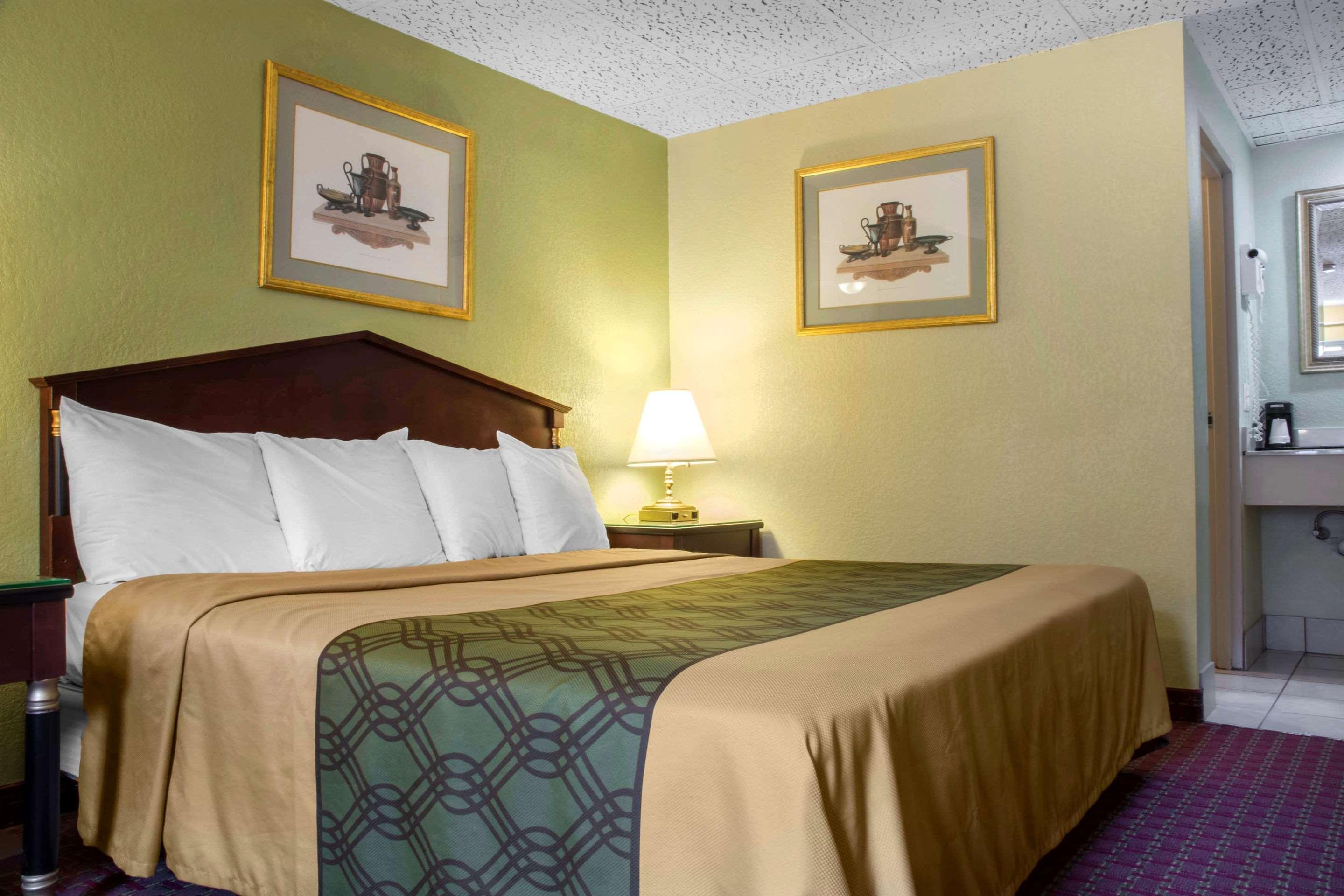 Econo Lodge Hotel Bradford Ngoại thất bức ảnh